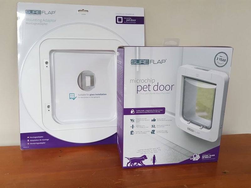 SUREFLAP MICROCHIP PET DOOR FOR GLASS DOORS Carousel 1