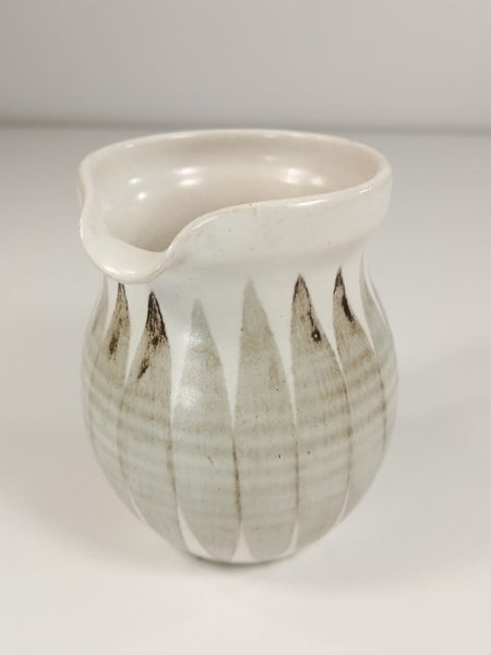 Hanmer Pottery Pouring Jug - $1 No Reserve! Carousel 2