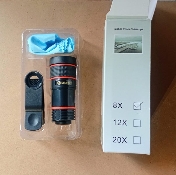 Universal Zoom Lens 8X Clip-On Carousel 2
