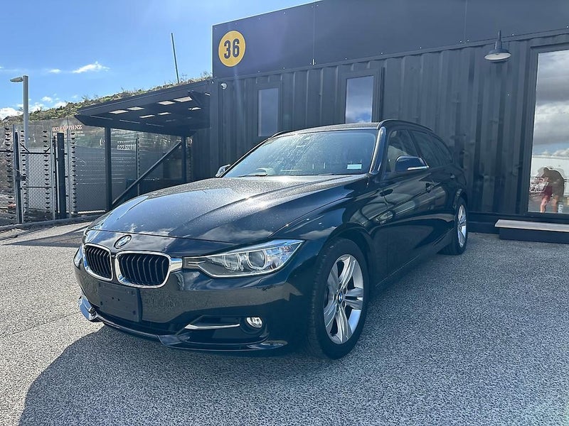 2013 BMW 320i Touring Sport/ Reverse Camera/ Pa...62863271241729111