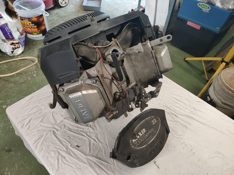 ***Kohler 22HP V-Twin Engine for PARTS or POSSIBLE Repair*** Carousel 1