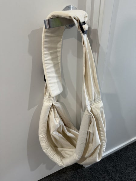 Natures sway side carrier Carousel 1