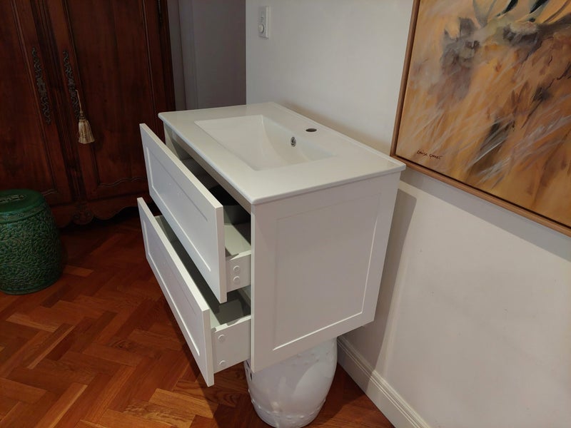 vanity unit and basin top Carousel 2