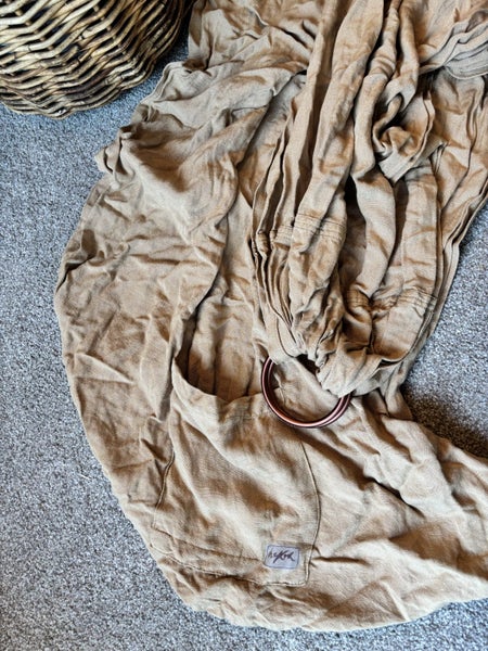 Chekoh Baby Ring Sling - near new Carousel 2