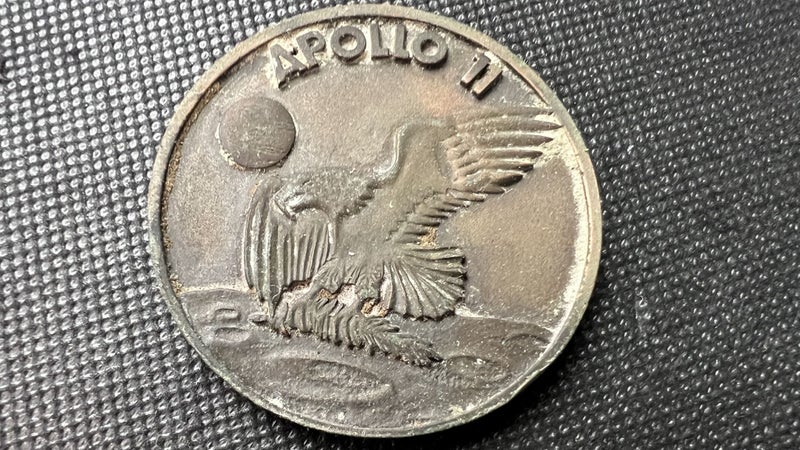1969 Apollo 11 New Zealand Commemorative Medal - Lot E285 Carousel 4