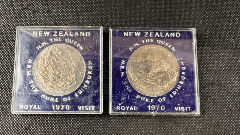 2 x 1970 New Zealand Large Uncirculated Royal Visit One Dollar Coins - Lot E286 Carousel 1