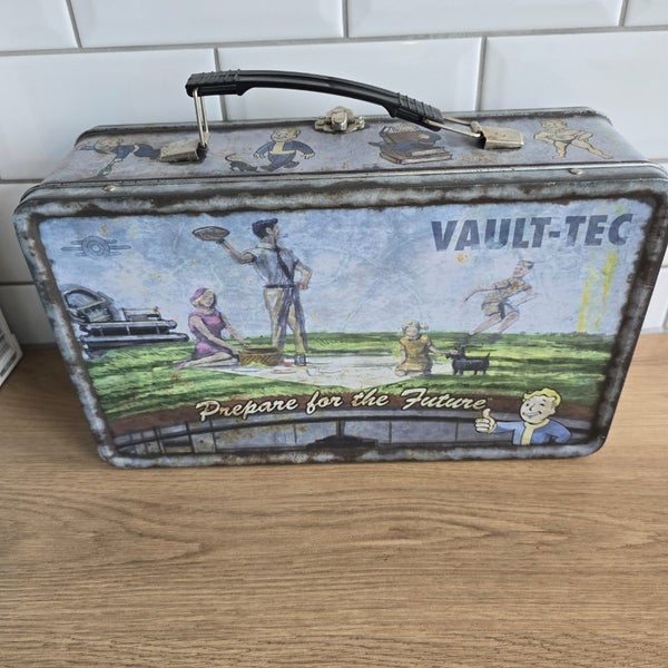 Playstation 4 PS4 Fallout 4 Vault-Tec Collectors Tin & Game Carousel 2