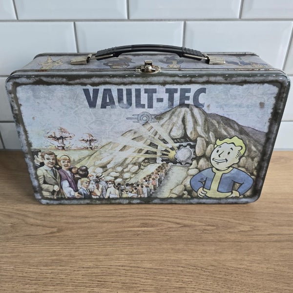 Playstation 4 PS4 Fallout 4 Vault-Tec Collectors Tin & Game Carousel 1