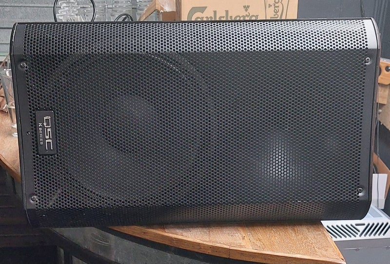 QSE K- Series Speaker Carousel 1