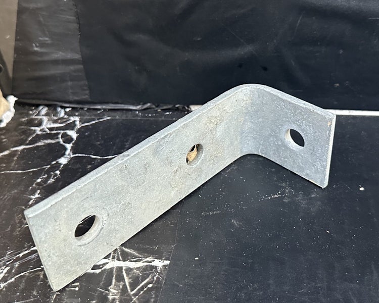 BOWMAC B51 No Gusset Hot Dip Galvanised Angle Bracket - $1 Reserve (PU20 Cubby) Carousel 2