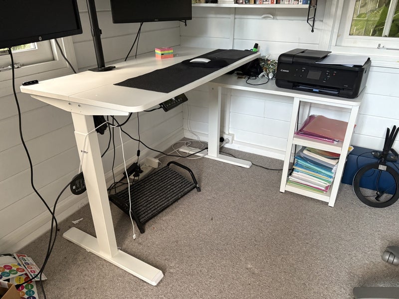 Gorilla electric standing desk Carousel 1