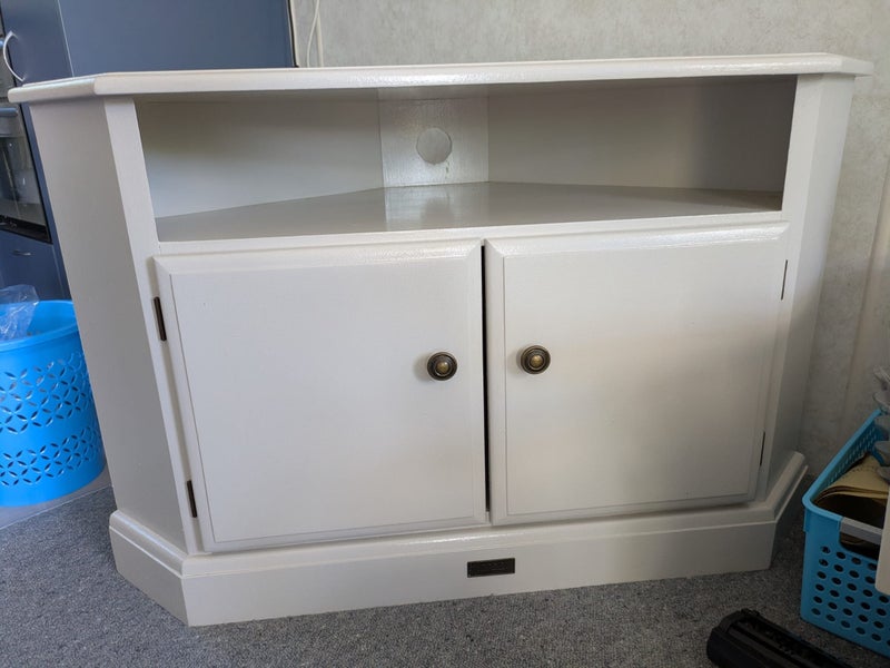 Corner TV Cabinet Carousel 1