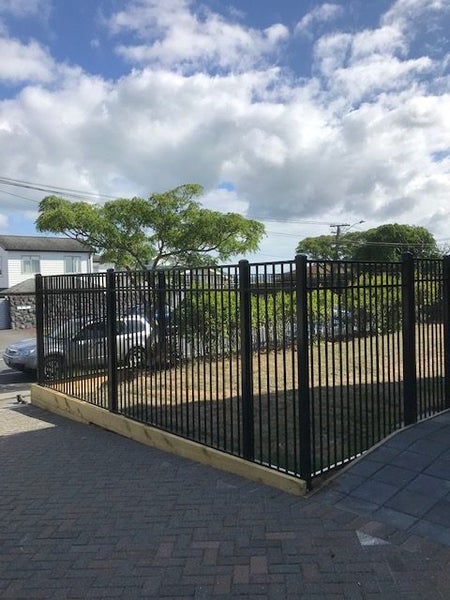 1800H x 2400L x 4 panels Fencing inc posts brackets and a gate 900W x 1800H Carousel 1