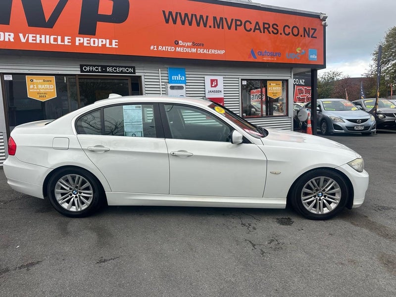 2011 BMW 325i *LOW KM*62863271077377112