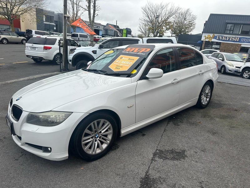 2011 BMW 325i *LOW KM*62863271077377113