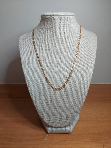 9ct Solid Gold Figaro Chain 45cm - Jeweller's Clearance Carousel 1