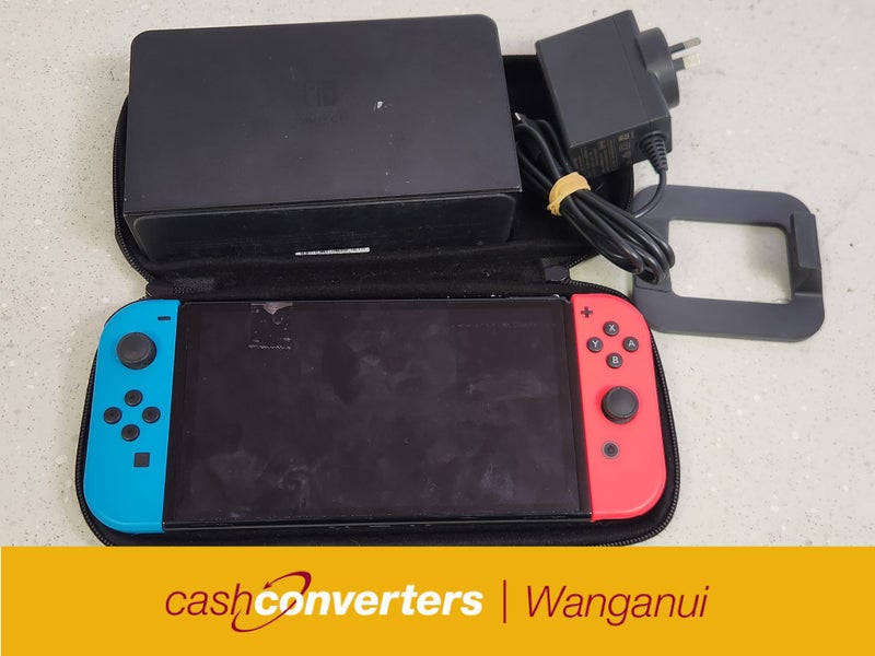 Nintendo Switch Console Oled HEG001 B18186427-6 Carousel 1