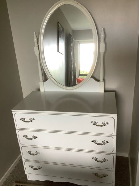 Dressing table white with 4 drawers and mirror Carousel 1
