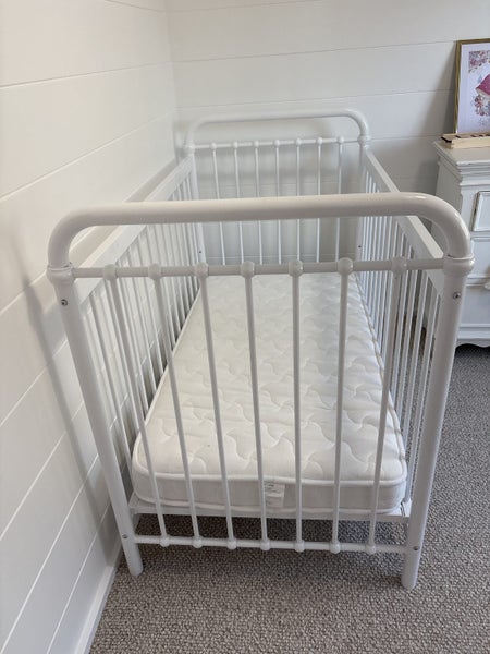 Mocka sonata cot with mocka mattress Carousel 2