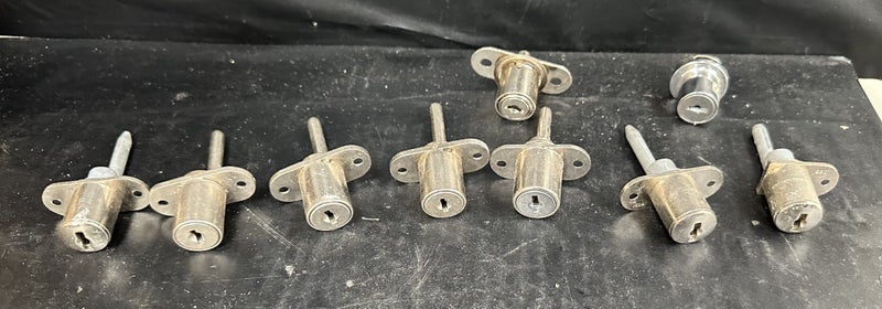 Bulk Lot Locks for Mobile Drawers / Filing Cabinets #9 - $1 Res (Aisle 14 - Z) Carousel 1