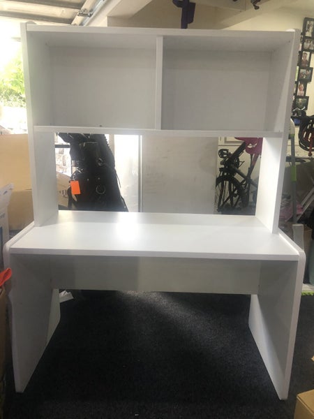 Kidz Space Desk Excellent condition white Carousel 1