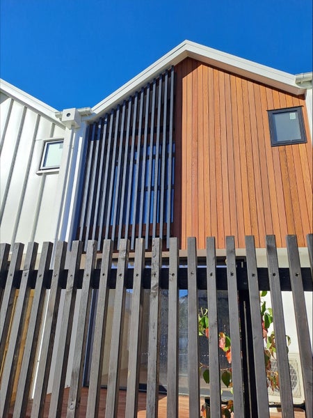 Pine Premium H3.2 Fence Battens 42x42x1800mm (Pencil Round Edges) Carousel 1