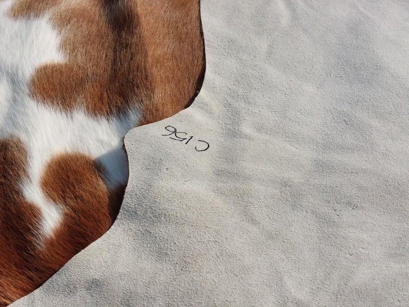 New Cow Hide Stunning Brown and White Cowhide Rug - No Reserve! - C156 Carousel 7