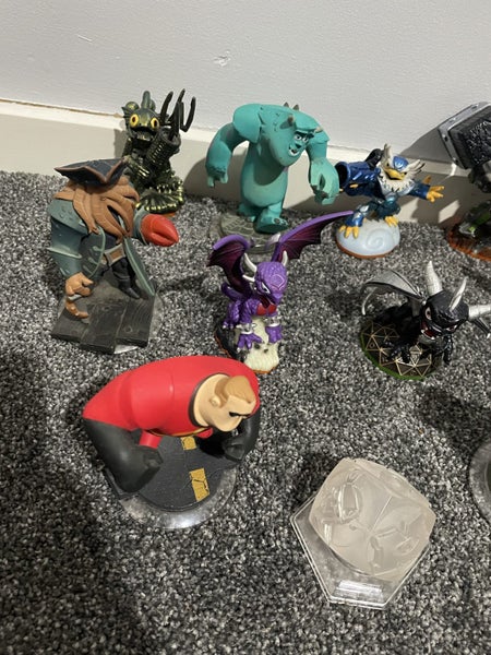 Bulk skylander figurine Carousel 2