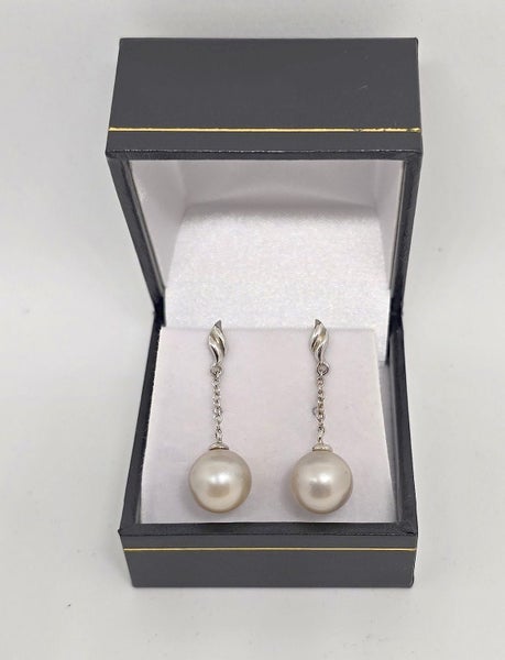 Stunning 10mm Tahitian pearl dangle earrings Carousel 1