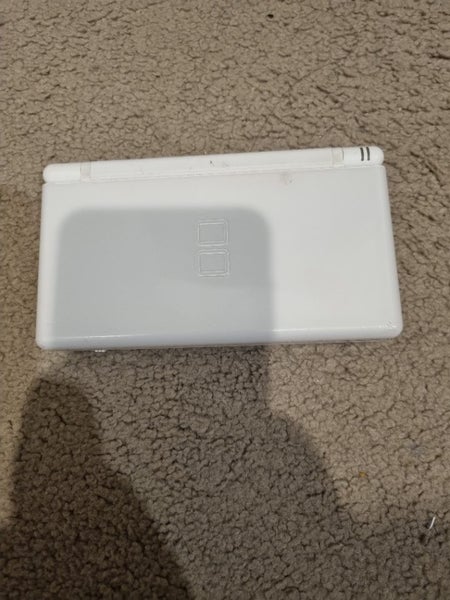 White Nintendo DS Lite – Includes Stylus + NZ Power Adapter Carousel 2