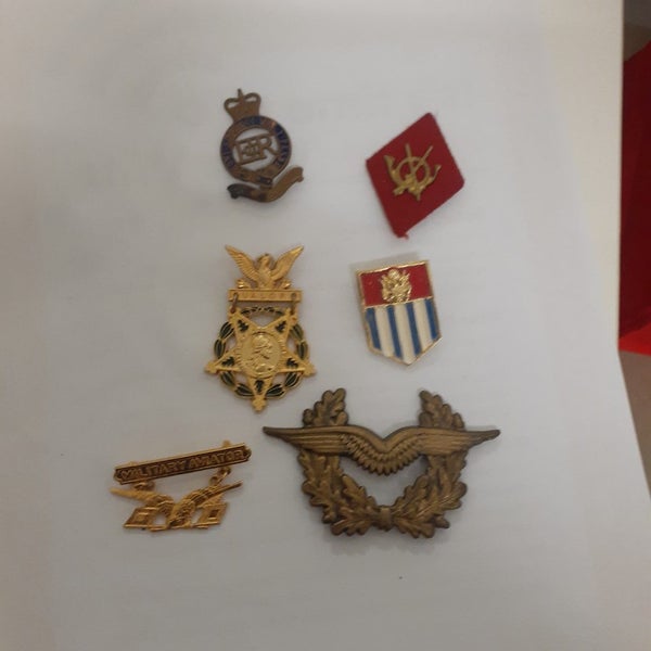 Military Badges assorted x 6 Carousel 2