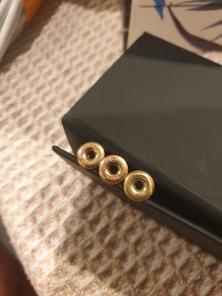 3x.375 9ct gold ?J.S in shield. 1.65 gram Carousel 2