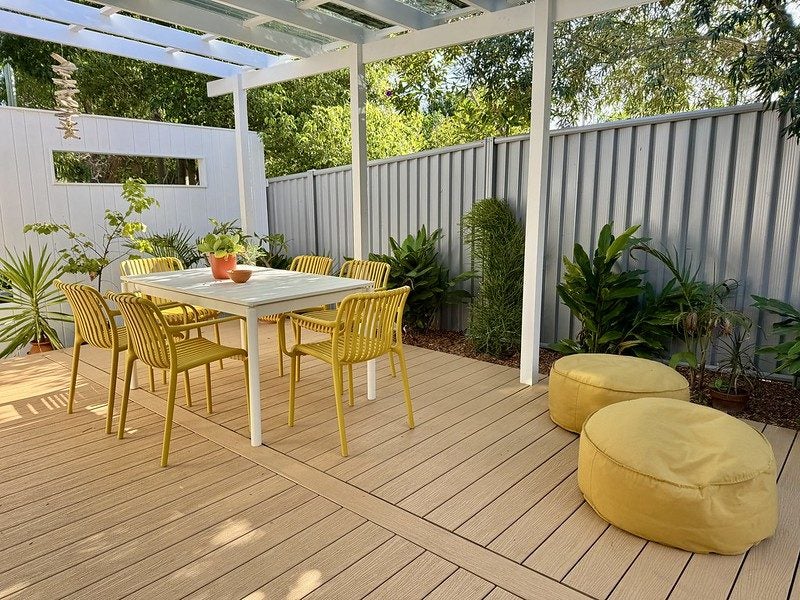 ModWood XTG Sandy Bay Grooved Edge Decking 137x23x5400 Carousel 1