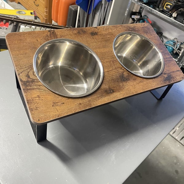 Dog bowls Carousel 1