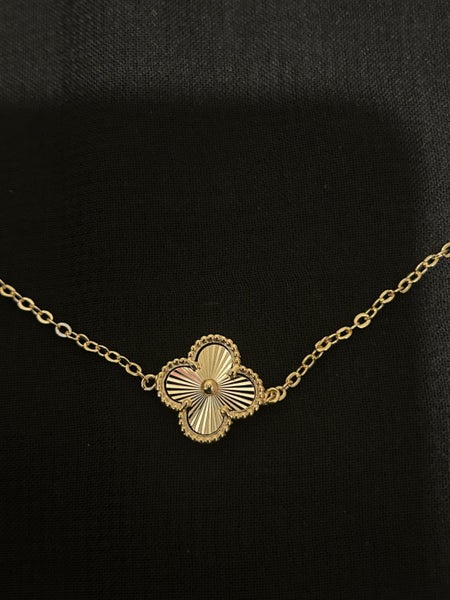 Clover 10 motif necklace set Carousel 3