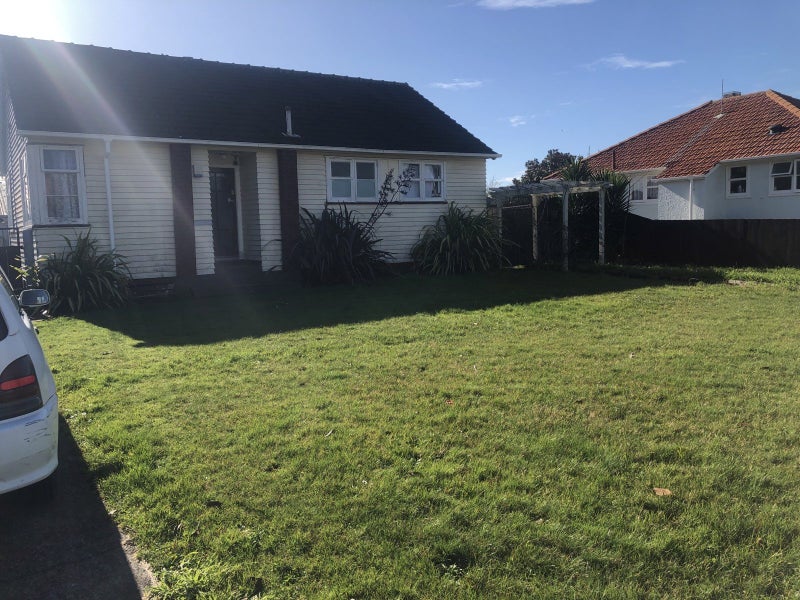 Image 1 of 7
