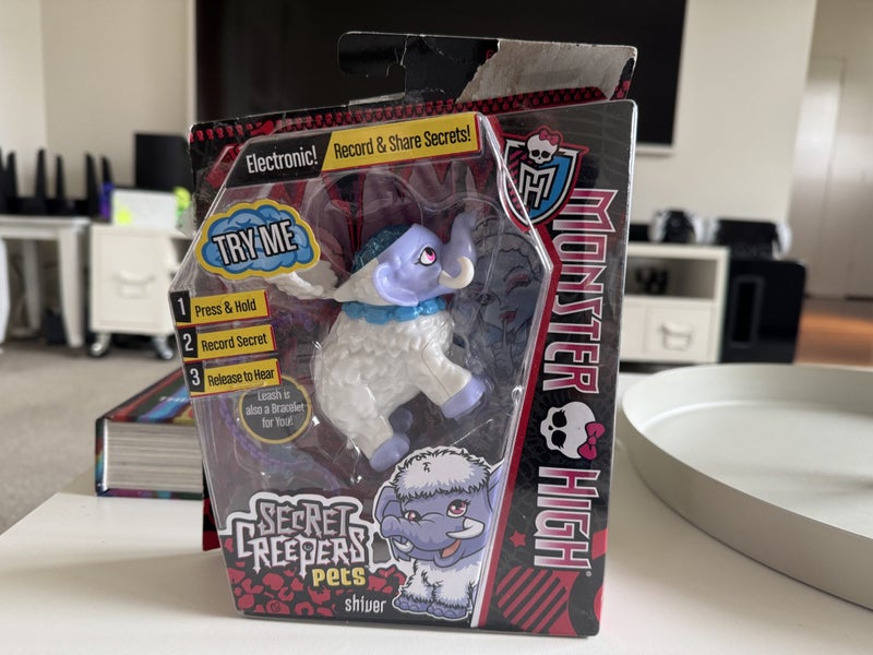 Monster High Shiver Secret Creepers Carousel 1