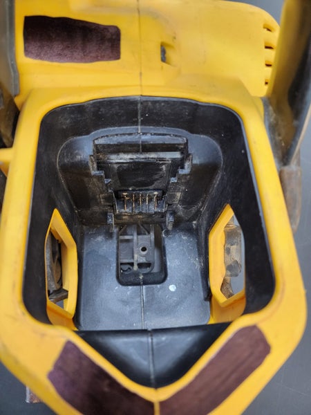 Dewalt 60V Heavy Duty Circular Saw - 184mm - DCS577 - A1699241-3 *SKIN ONLY* Carousel 2