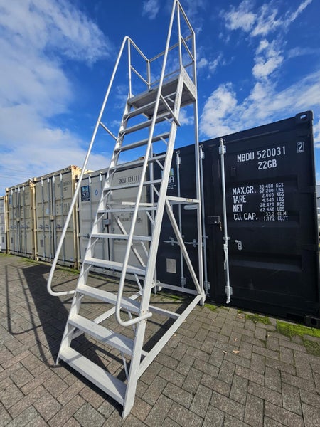 Ullrich Aluminium - Order Picker / Platform Ladder Carousel 1