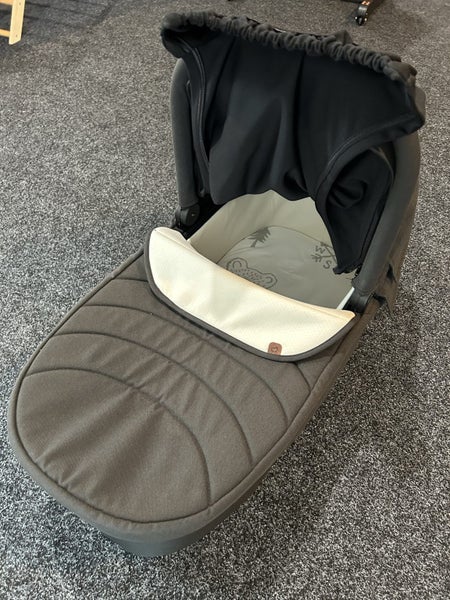 Edward’s and Co Bassinet Carousel 2