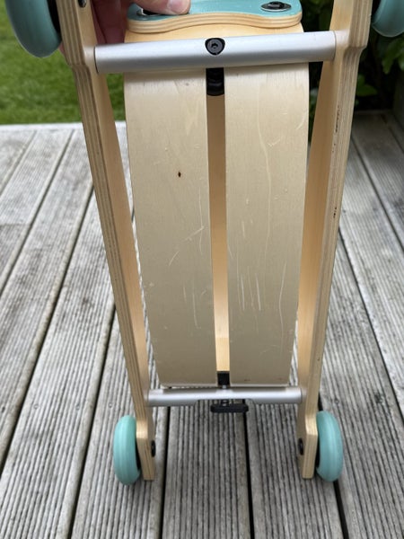 Wishbone Mini Flip Walker Carousel 3