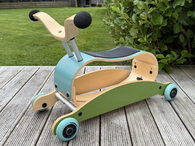 Wishbone Mini Flip Walker Carousel 1