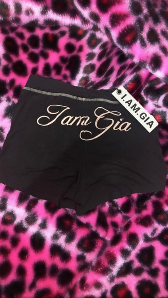 BNWT I am gia pink/black blare shirt Carousel 1