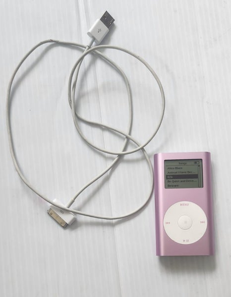 Pink iPod mini 2nd Generation 6GB near mint condition Carousel 2