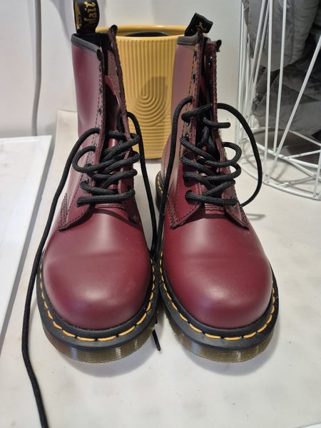 Dr. Martens Carousel 3