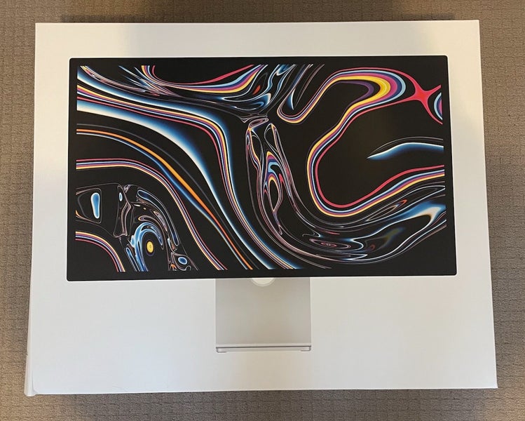 Apple iMac 27-inch 5K 2017 | 3.8 GHz i5 | 500GB SSD | 40GB RAM | Radeon 8GB Carousel 7