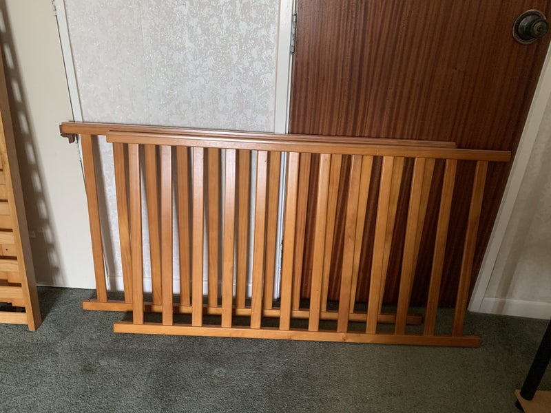 wooden cot Carousel 2