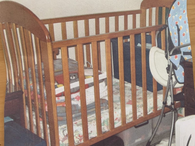wooden cot Carousel 1