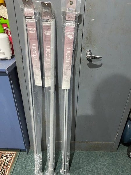 3 Extendable curtain tracks Carousel 3