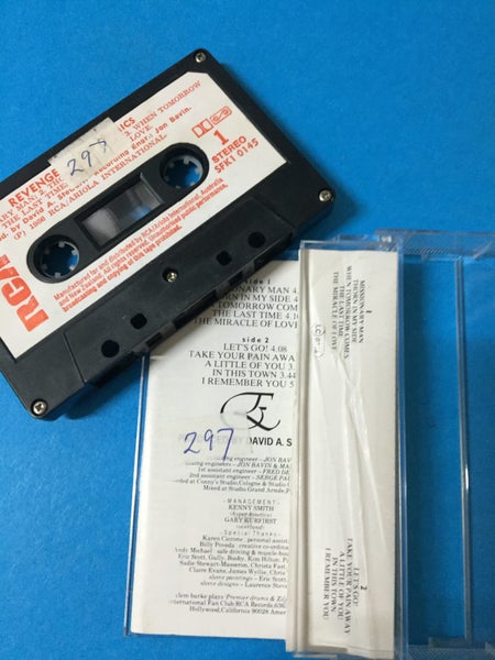 Eurythmics: Revenge (Cassette) Carousel 3